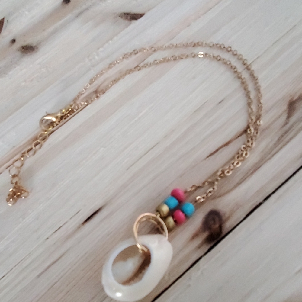 Shell necklace - Picture 4 of 5